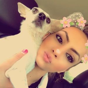 Meet your Posher, Najla